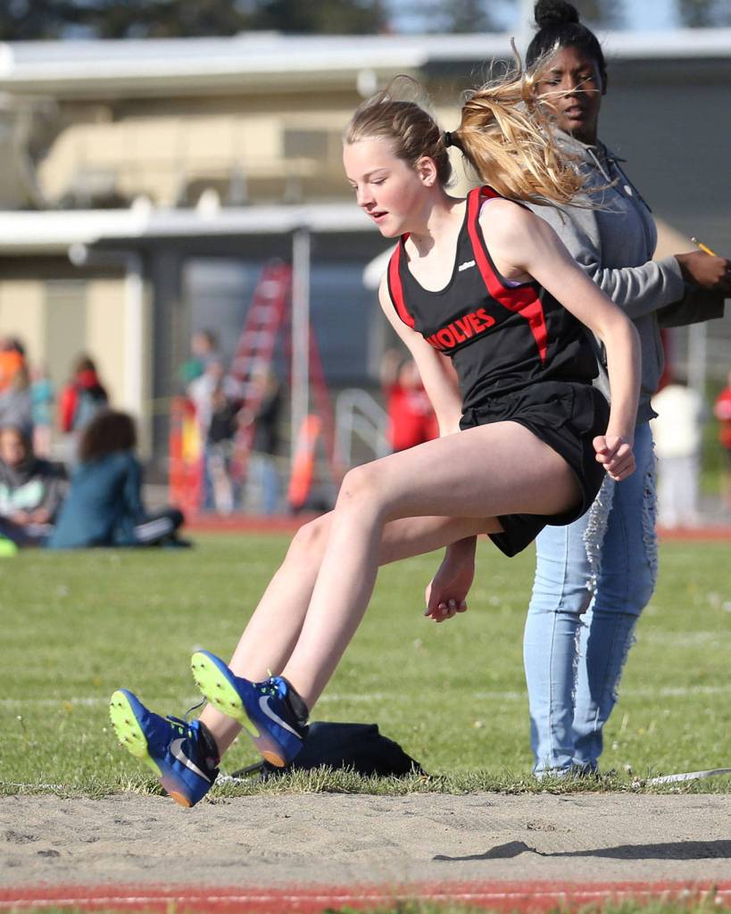 Photos: Coupeville hosts 3-team meet / Middle school track