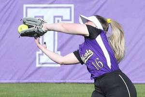 Wildcats victim of perfect game / Softball
