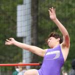 Luna-Elliott qualifies for state / Track