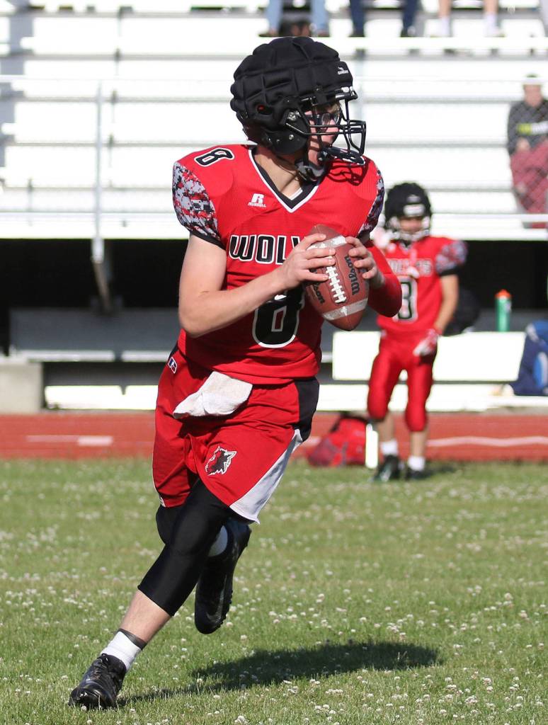 Photos: Wolves scrimmage Concrete / Football