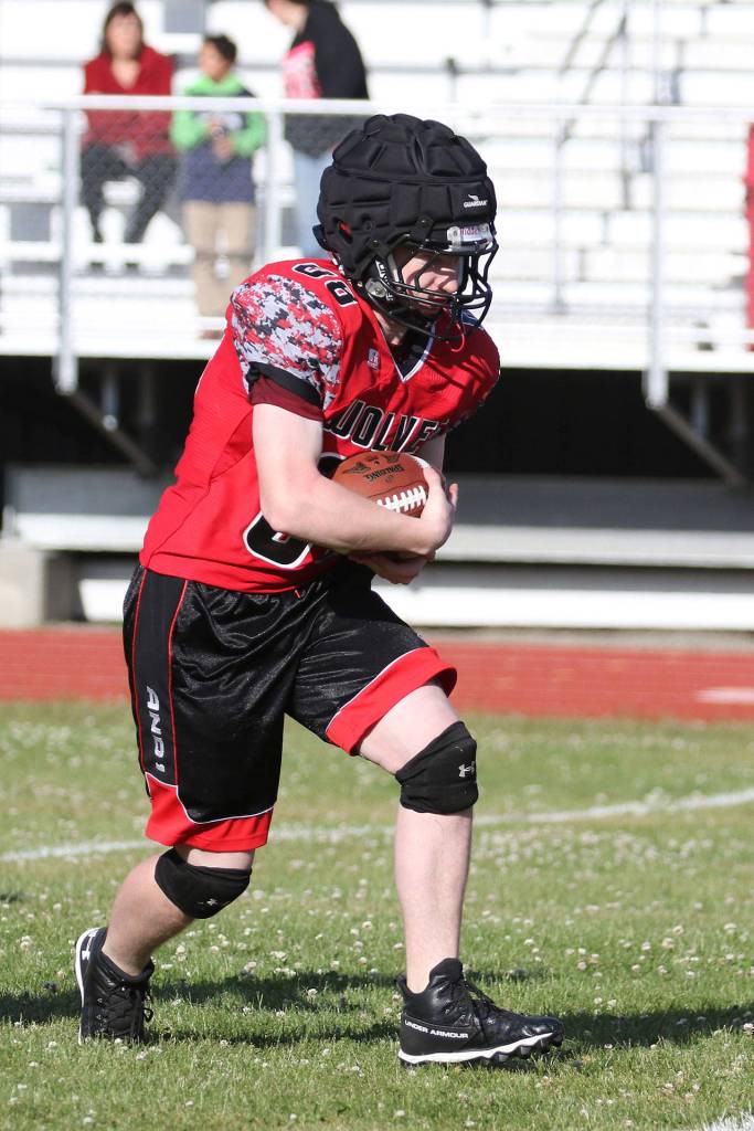 Photos: Wolves scrimmage Concrete / Football