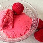 Strawberry lavender frozen yogurt from Lavender Wind. Photo provided