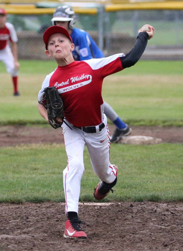 Landon Roberts fires a pitch in Wednesdays win.(Photo by John Fisken)