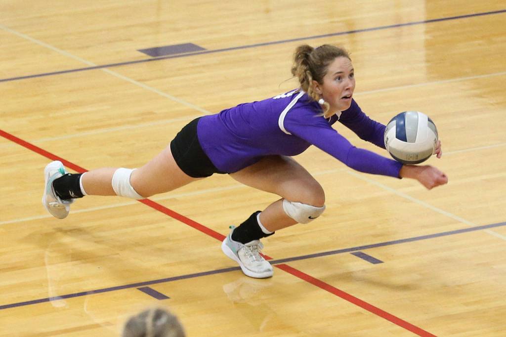 Oak Harbors Leielle Salinger.(Photo by John Fisken)