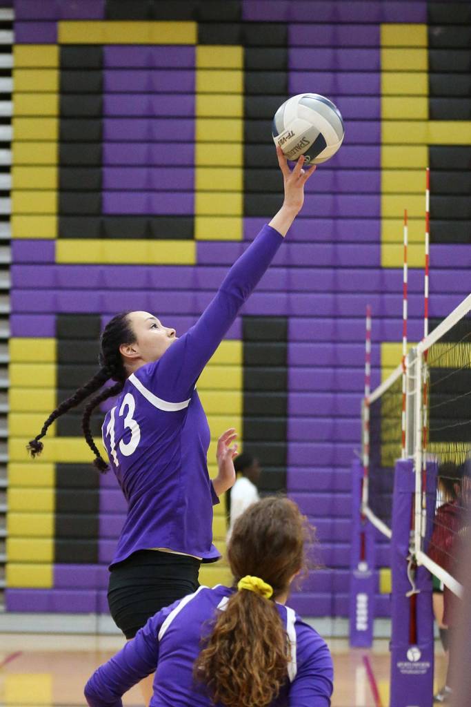 Oak Harbors Jasmine Ford.(Photo by John Fisken)
