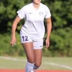 Mikhaela Cortez looks for an open teammate.(Photo by John Fisken)