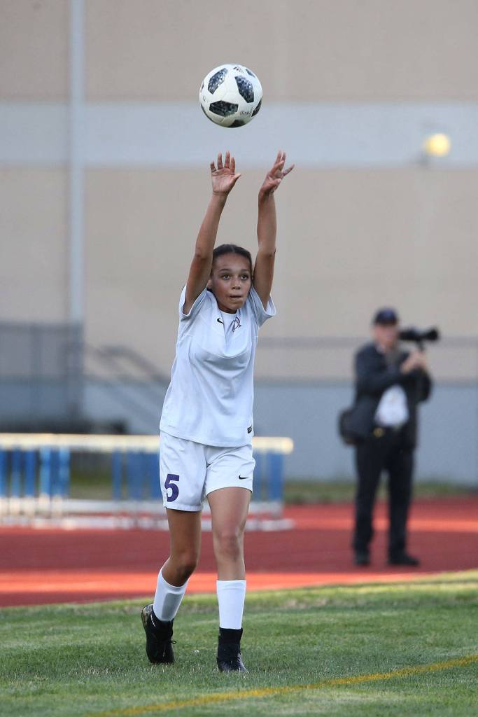 Tessa Hughes puts the ball in play.(Photo by John Fisken)