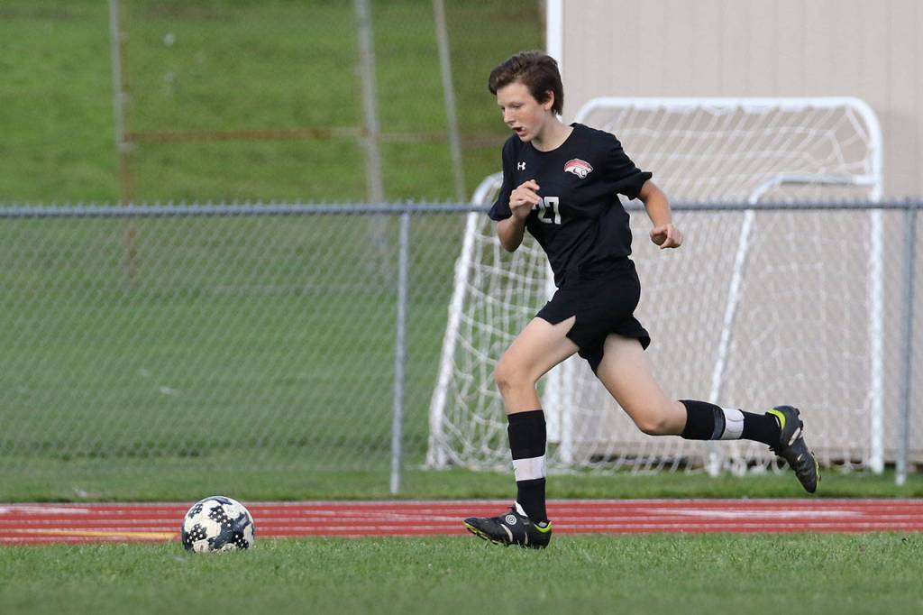 Jayde Linson, varsity midfielder.(Photo by John Fisken)
