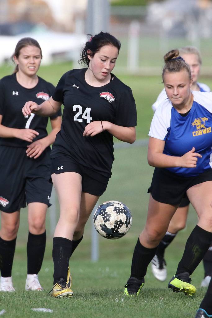 Savannah Bovee, varsity forward.(Photo by John Fisken)