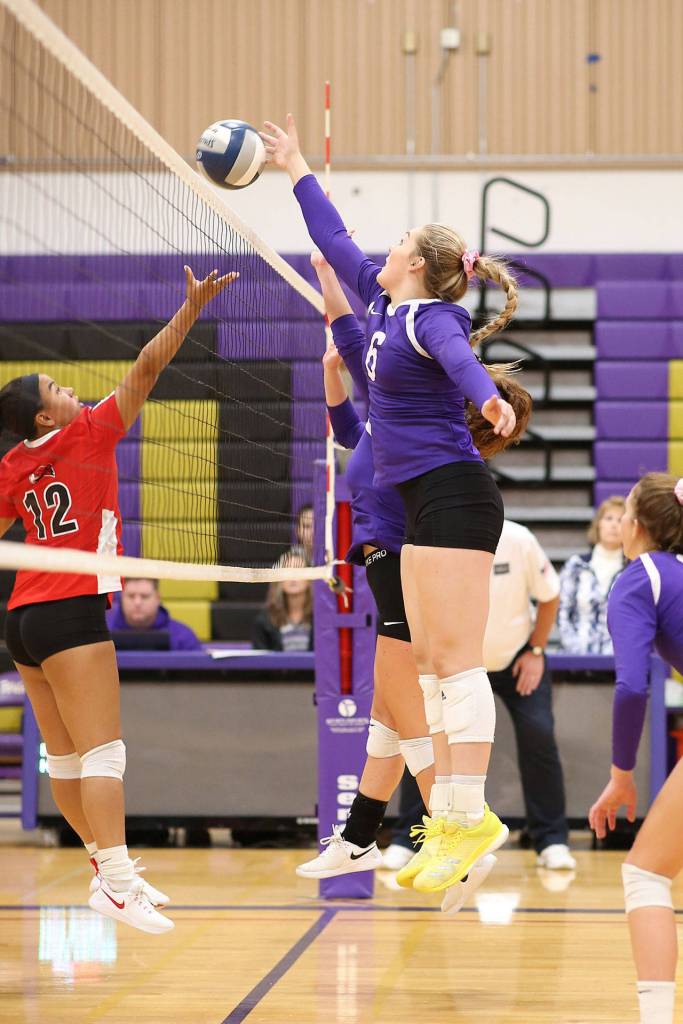 Payton Parks tips for an Oak Harbor point.(Photo by John Fisken)