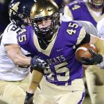 Eagles fly by Wildcats / Football