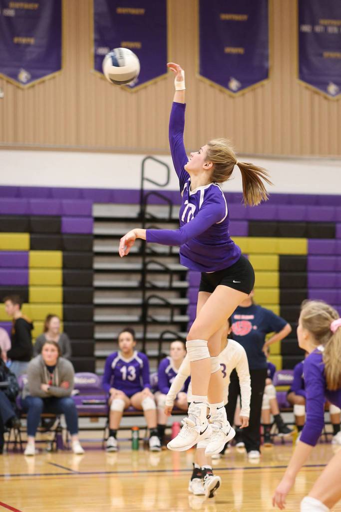 Morgan Pease goes for the kill.(Photo by John Fisken)