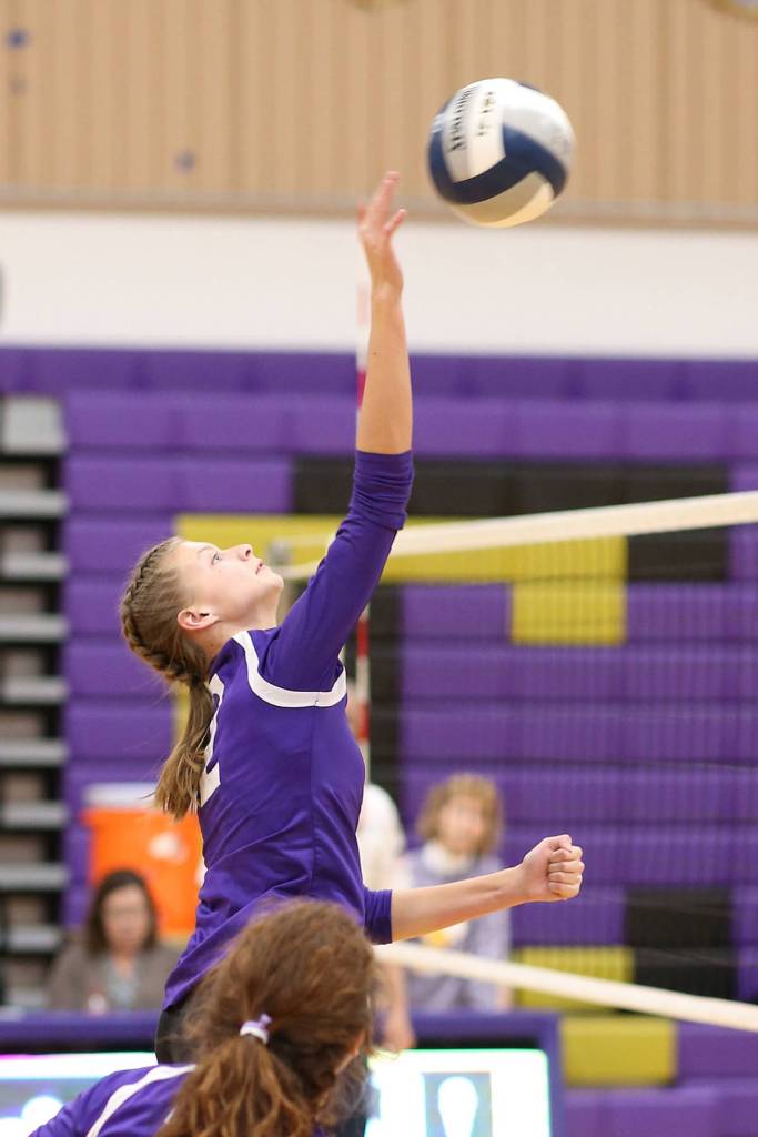 Bailey Roggen attacks at the net.(Photo by John Fisken)