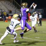 Oak Harbor soars by Seagulls / Football