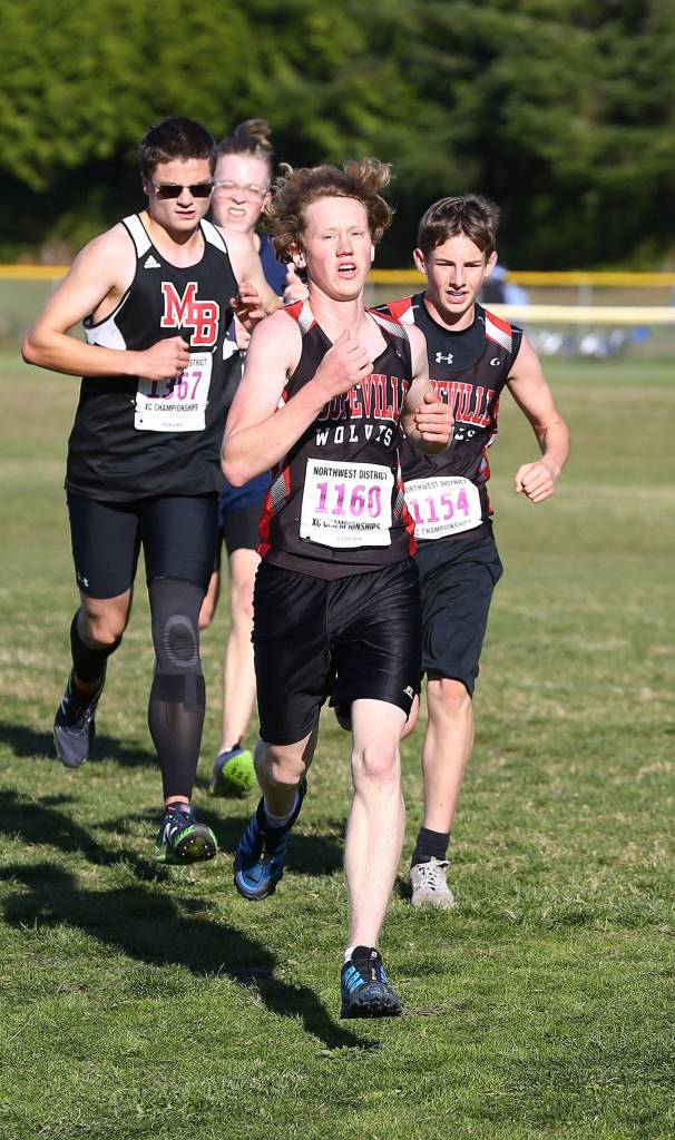 Sam Wynn, front, and Cameron Epp, right.(Photo by John Fisken)