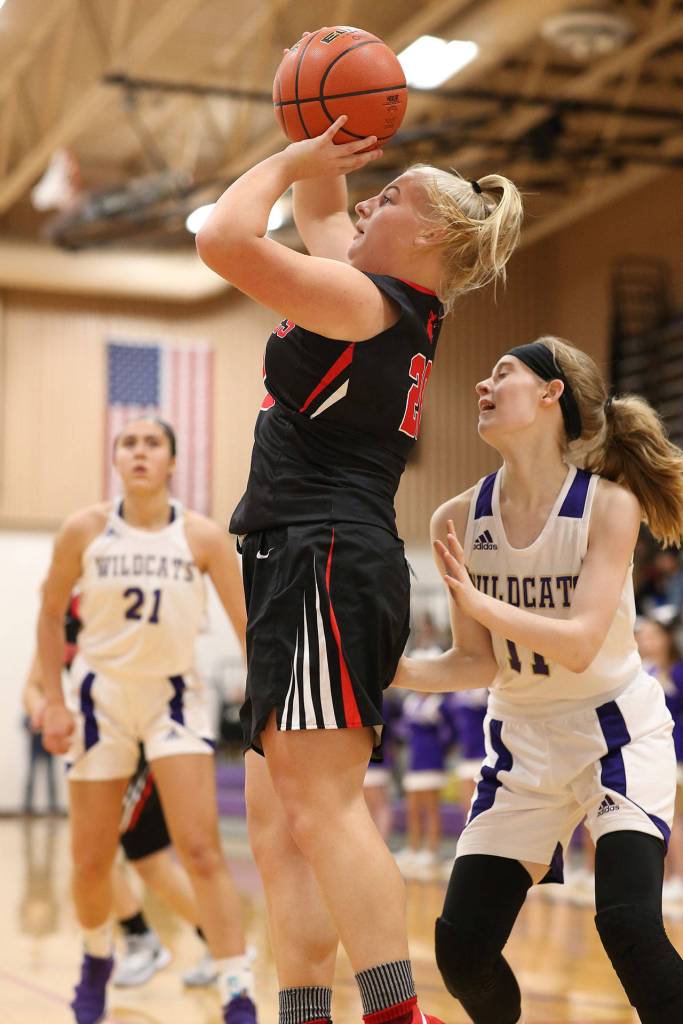 Couopevilles Avalon Renninger fires up a jump shot.(Photo by John Fisken)