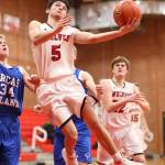 Hawthorne Wolfe sails to the bucket.(Photo by John Fisken)