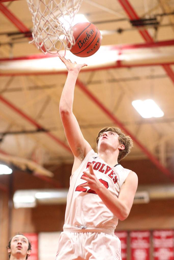 Gavin Knoblich scores for the Wolves.(Photo by John Fisken)