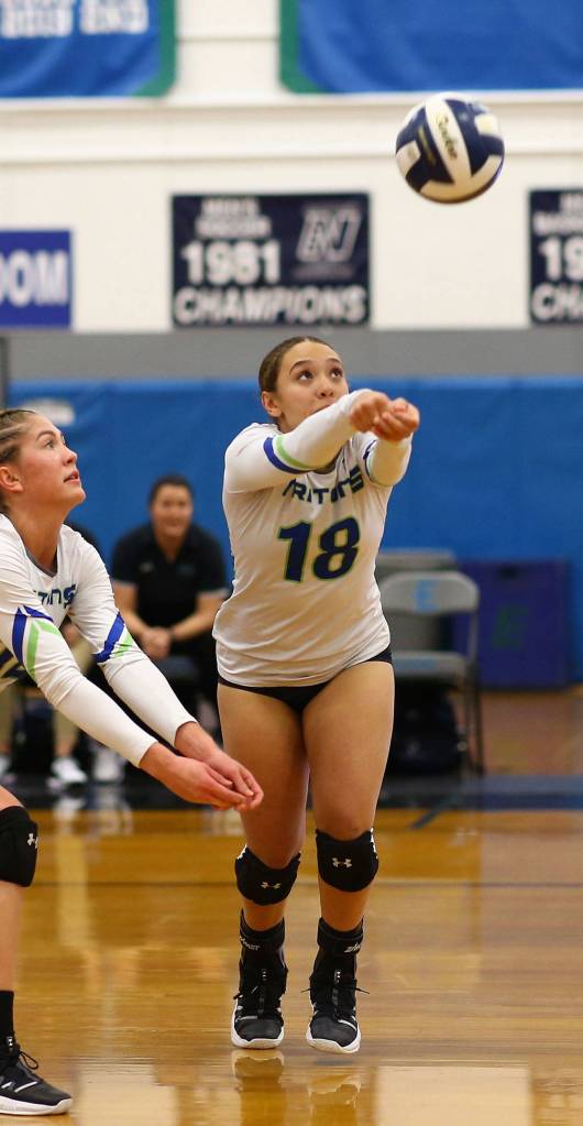Ceirra Dean (18) plays volleyball for Edmonds Community College. (Photo by John Fisken)