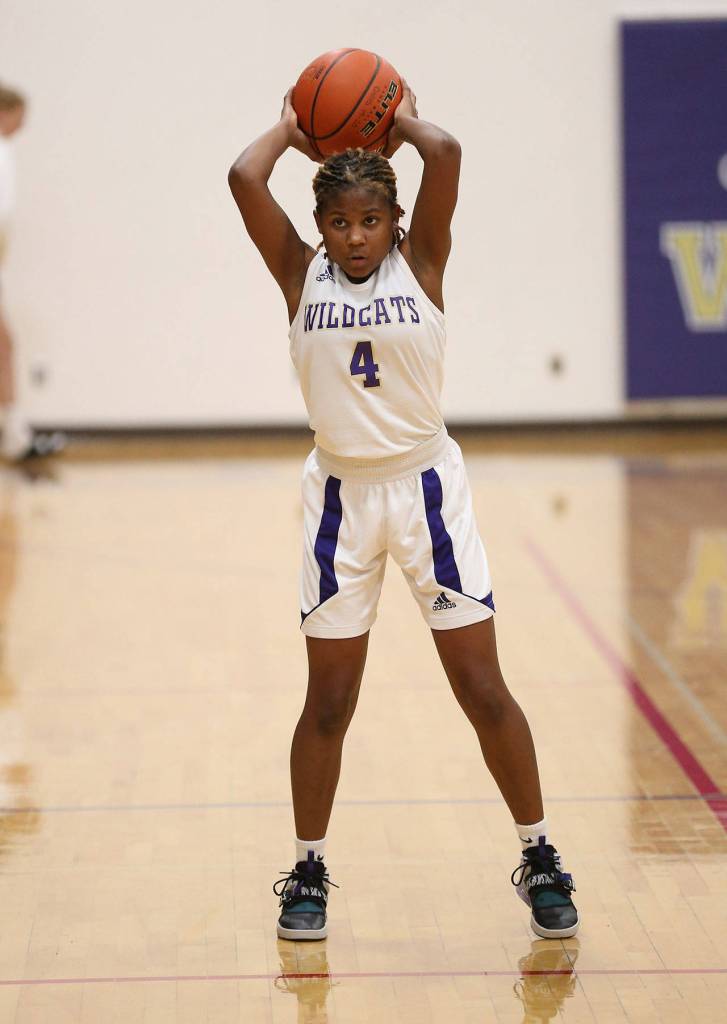 Chloe Frank prepares to pass for the Wildcats.(Photo by John Fisken)
