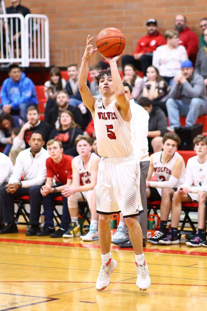 Hawthorne Wolfe launches a jumper.(Photo by John Fisken)