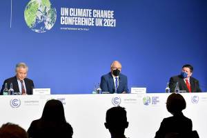 Gov. Jay Inslee joined other governors Monday at the Climate Registry & Climate Action Reserve press conference in Glasgow, Scotland, to talk about climate achievements and goals. From left, Oregon Gov. Kate Brown, Hawaii Gov. David Ige, Gov. Jay Inslee and Illinois Gov. J.B. Pritzker. (Photo courtesy of Gov. Jay Inslee)