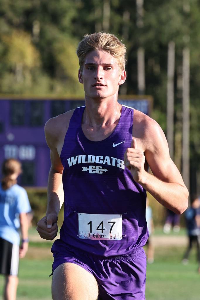 Photo by John Fisken
Oak Harbors Taylen Bader placed eighth in the 5,000 meters boys varsity race with a time 17:22.
