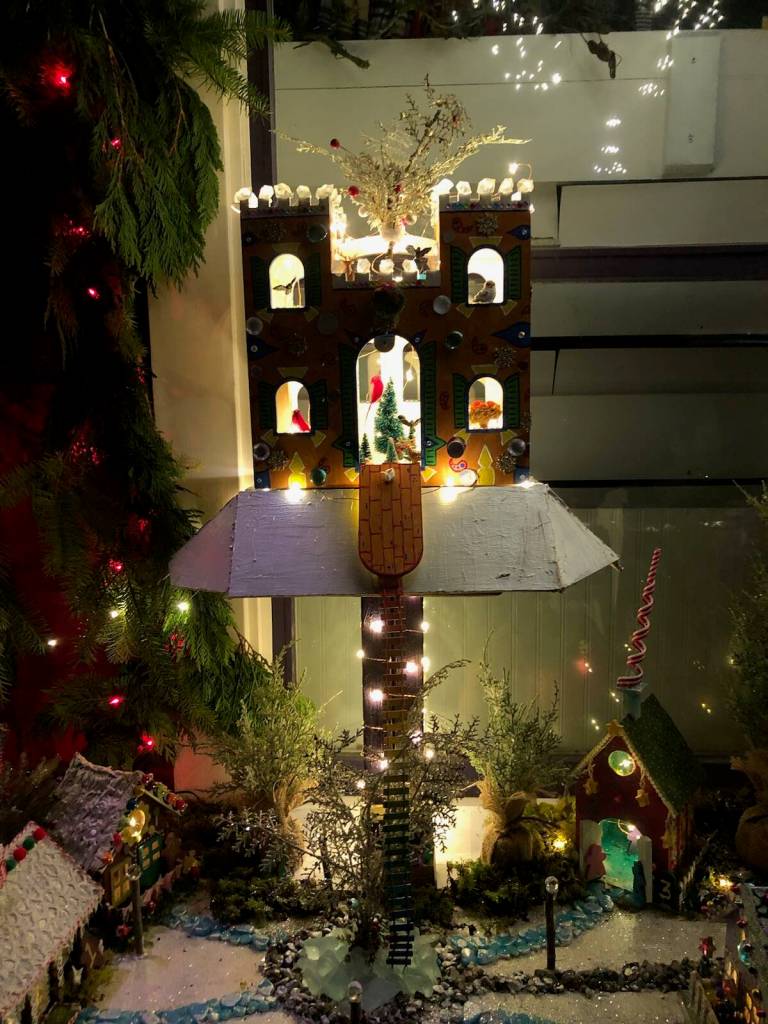 Photo by Lilly van Gerbig
A treehouse castle towers above the other houses in the tiny Christmas scene.