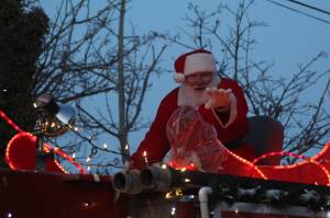 Photo by Karina Andrew/Whidbey News-Times
Santa Claus makes an appearance in Coupeville Dec. 3.