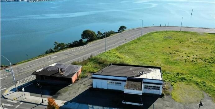 The city of Oak Harbor recently purchased two properties on Pioneer Way. (Photo provided)