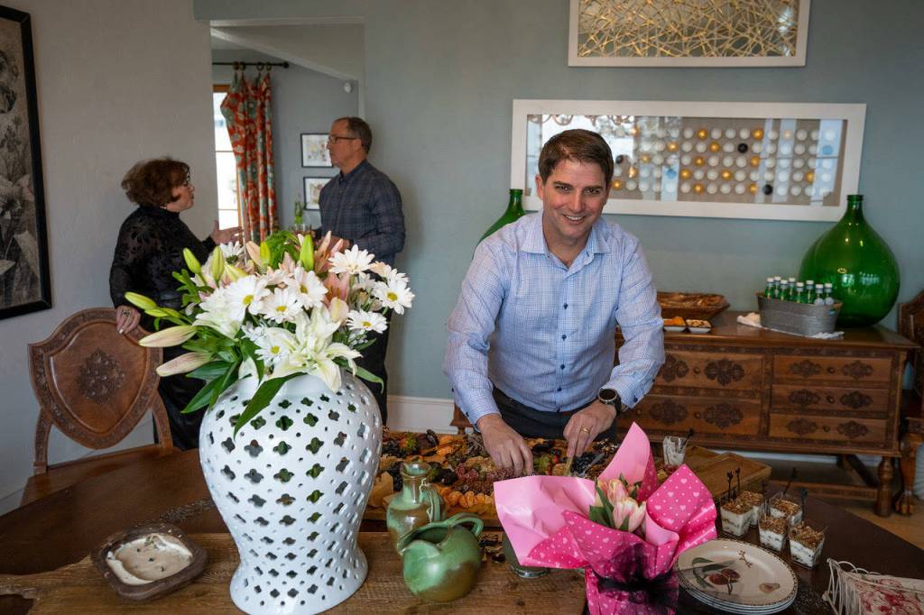 Photos by David Welton
Captain Eric Hanks, commanding officer of NAS Whidbey Island, was in attendance at the brunch.