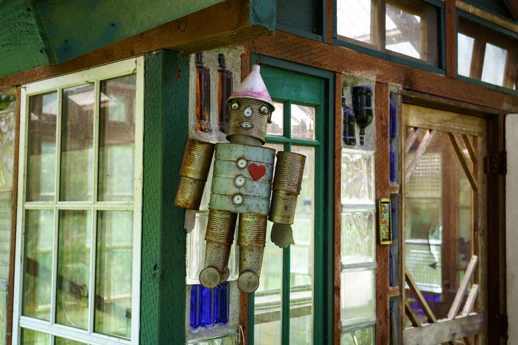 Photos by David Welton
Multiple tin can mans are the overseers of Someday Farm.