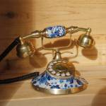 Photo by Kira Erickson/South Whidbey Record
A disconnected vintage rotary phone in Trustland Trails Park allows those who are grieving to speak to the loved ones they have lost.