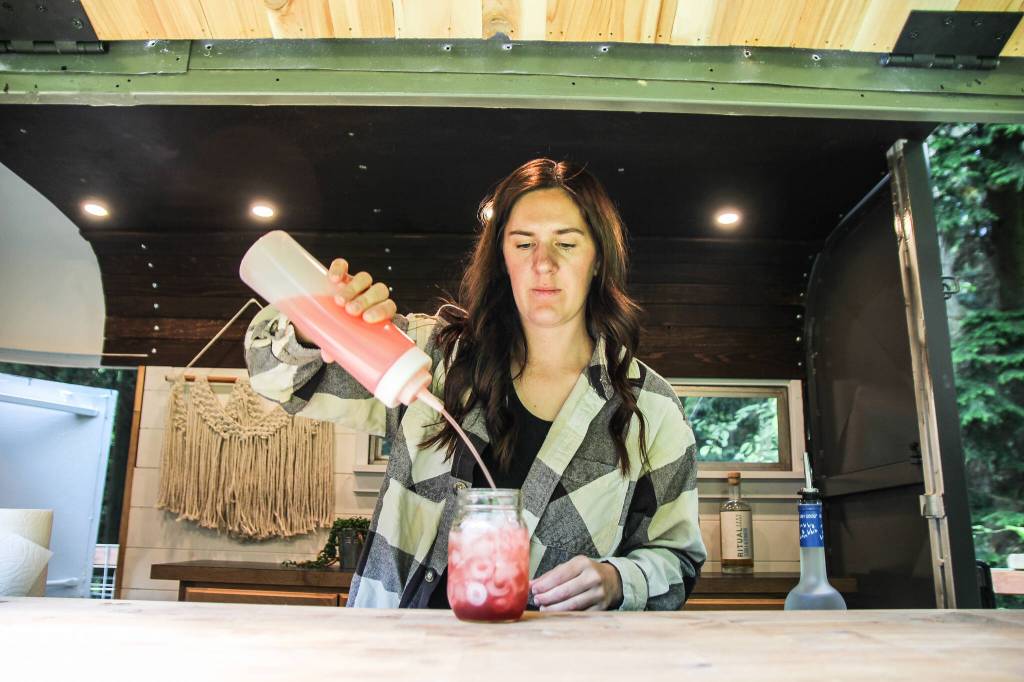 Shaylene Roemer prepares a Black Currant Lemonade. (Photo by Luisa Loi)