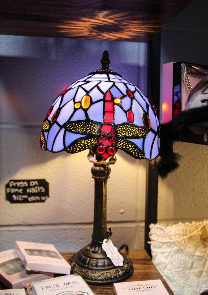 Photo by Luisa Loi
A Tiffany lamp.