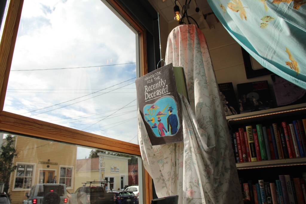 (Photo by Luisa Loi)
A ghost has haunted the Kingfisher Bookstore.