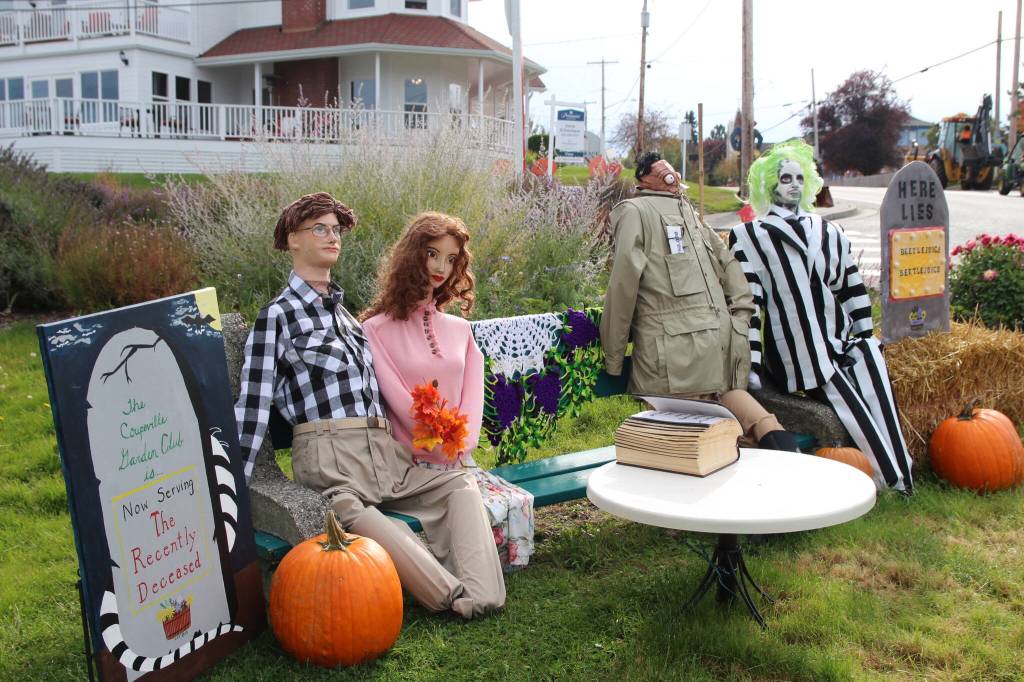 (Photo by Luisa Loi)
The Coupeville Garden Clubs display.