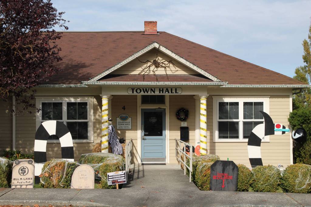 (Photo by Luisa Loi)
Town Hall has also embraced this years theme.