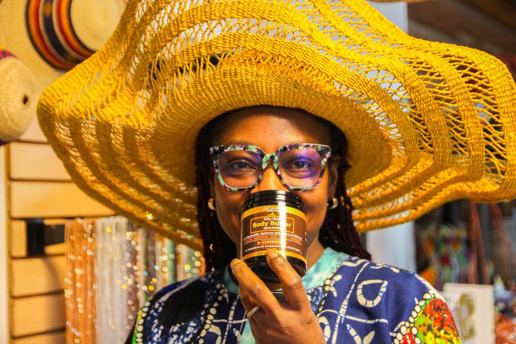 (Photo by Luisa Loi)
Dei smells some body butter, which can be applied to all skin types.