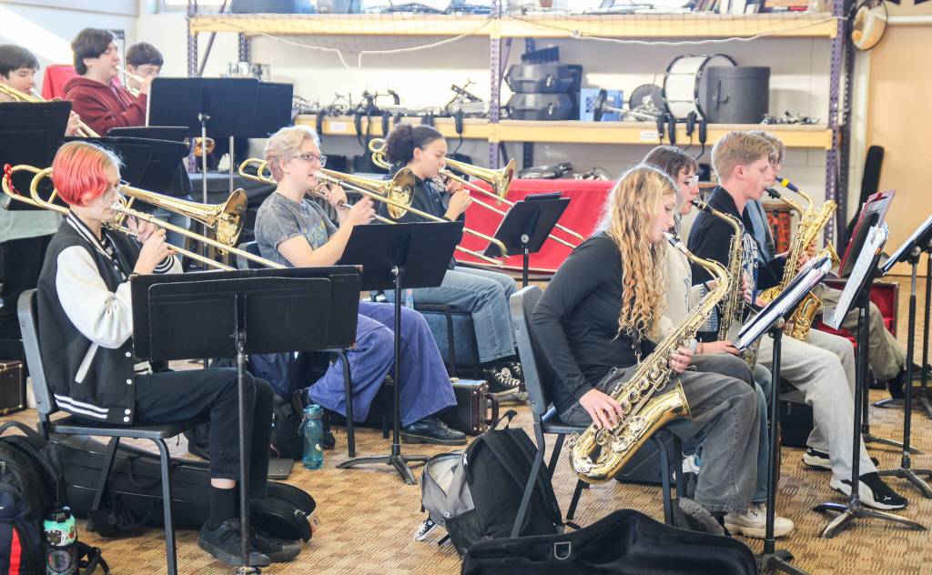 Photo by Luisa Loi
Band students play The Bare Necessities at Oak Harbor High School.