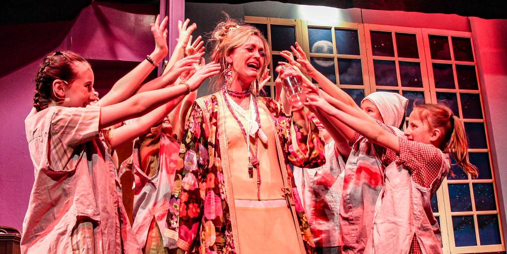 (Photo by Luisa Loi)
Running a loud orphanage and being single is driving Miss Hannigan (Abby Thuet) mad.