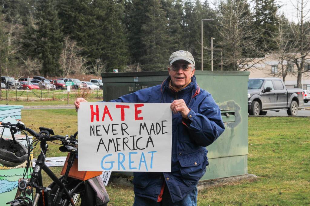 (Photo by Luisa Loi)
Dennis Willson, 73, worries about the rise in intolerance in the country, as well as the U.S. turning into an oligarchy.