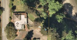 The blue dot on this map indicates the location of an eagles nest near Cascade Avenue.