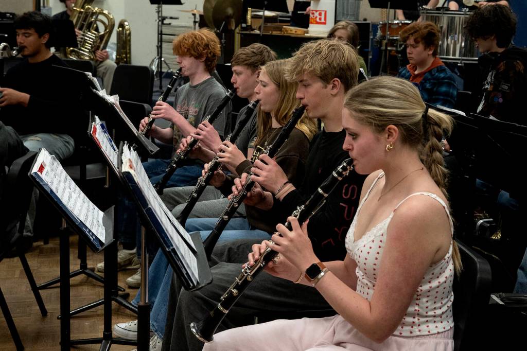 From right, freshman Tula Williams, junior Liam Watkins, sophomores Schuyler Wheat, Beckett Walsh and Chris Bunch all play the clarinet. (Photo by David Welton)
