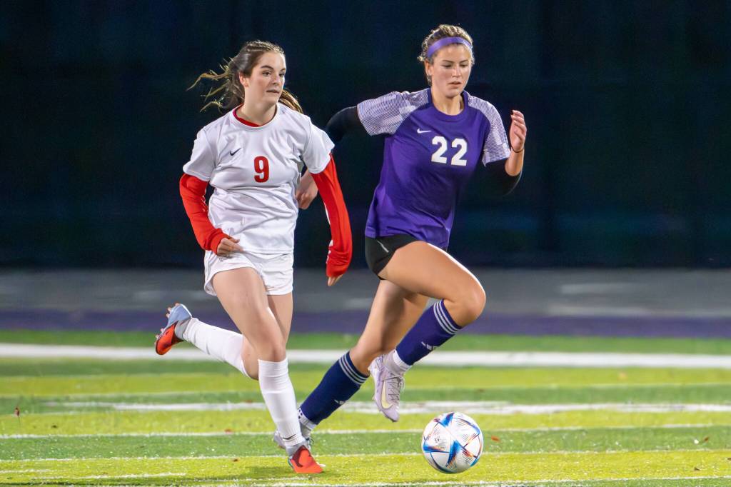 (Photo by Levi Evans) Defenders Charlotte Lang, pictured here, and Tory Herron-Ballard were instrumental in shutting the door on the Spartans offense Thursday night.