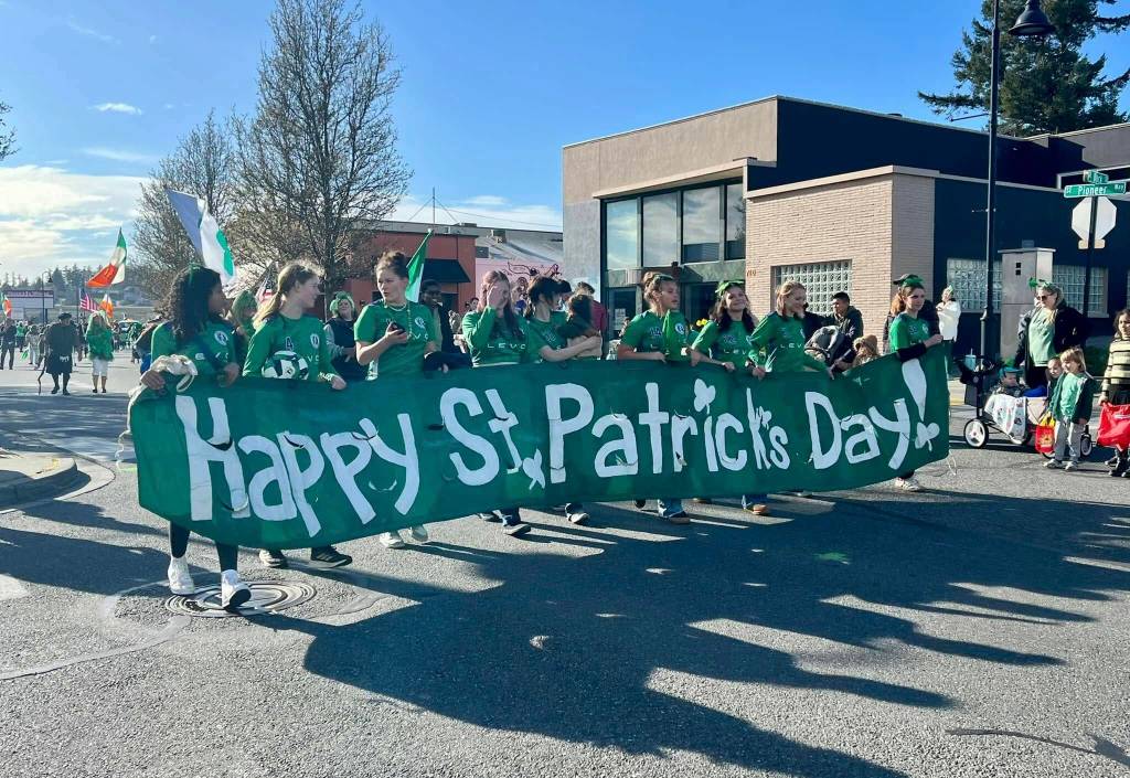 Photo by the Teresa Besaw
The green-clad marchers will travel Pioneer Way from Ely Street to Midway Boulevard.